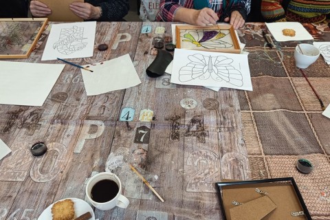 Warsztaty dla seniorów - „Malowanie na szkle”