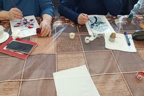 Warsztaty dla seniorów - „Malowanie na szkle”