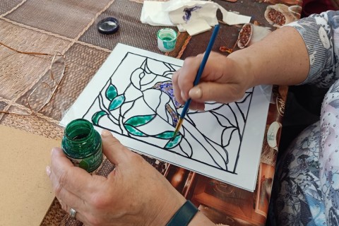 Warsztaty dla seniorów - „Malowanie na szkle”