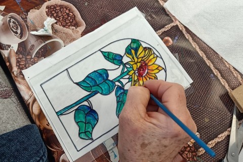 Warsztaty dla seniorów - „Malowanie na szkle”