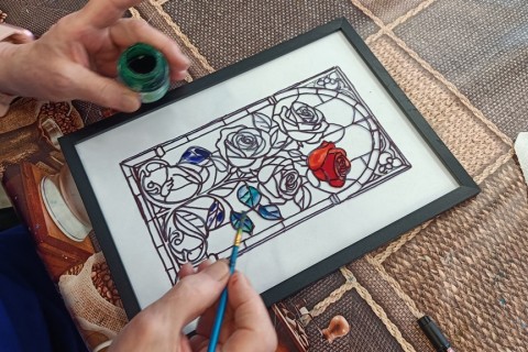 Warsztaty dla seniorów - „Malowanie na szkle”