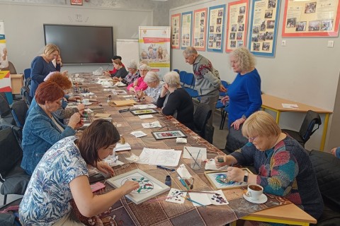 Warsztaty dla seniorów - „Malowanie na szkle”