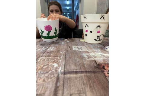 Warsztaty kreatywne dla dzieci 7+ Malowanie doniczek i sianie rzeżuchy