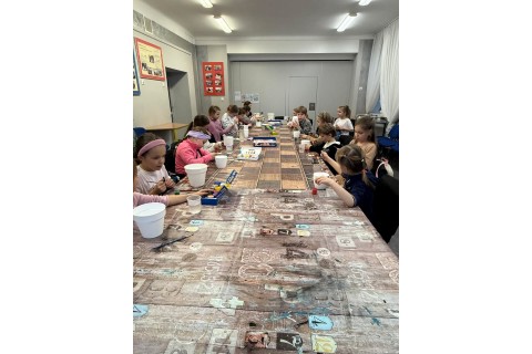 Warsztaty kreatywne dla dzieci 7+ Malowanie doniczek i sianie rzeżuchy