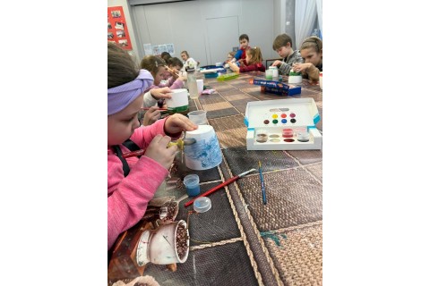 Warsztaty kreatywne dla dzieci 7+ Malowanie doniczek i sianie rzeżuchy