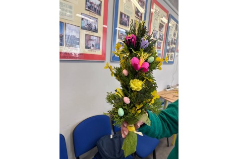 Warsztaty kreatywne dla seniorów - palma wielkanocna