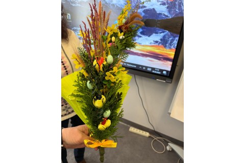 Warsztaty kreatywne dla seniorów - palma wielkanocna