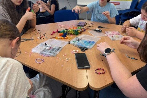 Warsztaty kreatywne dla dzieci 9+ lat biżuteria DIY