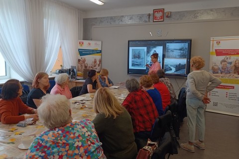 Warsztaty rysowania węglem dla seniorów