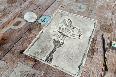 Warsztaty rysowania węglem dla seniorów