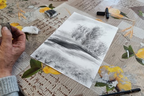 Warsztaty rysowania węglem dla seniorów