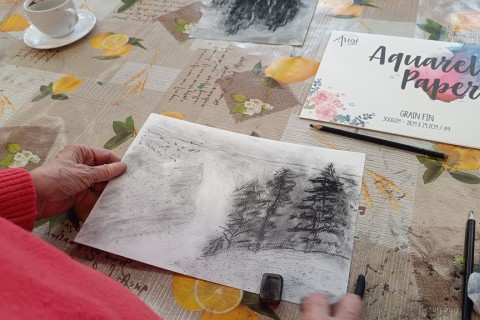 Warsztaty rysowania węglem dla seniorów