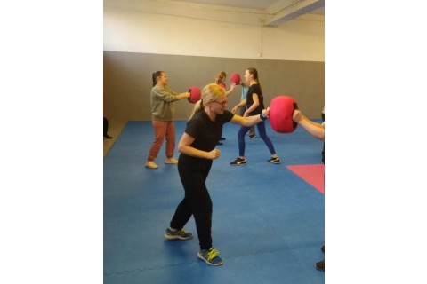 ZAJĘCIA SAMOOBRONY DLA KOBIET