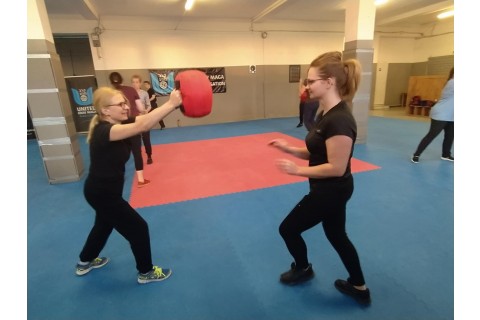 ZAJĘCIA SAMOOBRONY DLA KOBIET