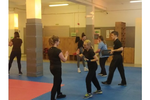 ZAJĘCIA SAMOOBRONY DLA KOBIET