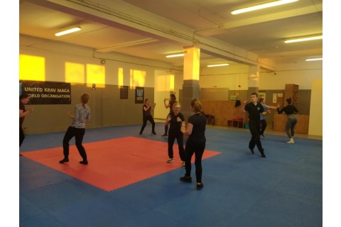 ZAJĘCIA SAMOOBRONY DLA KOBIET