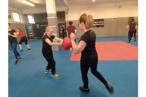 ZAJĘCIA SAMOOBRONY DLA KOBIET