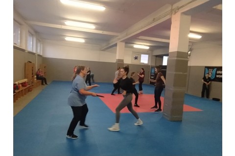 ZAJĘCIA SAMOOBRONY DLA KOBIET