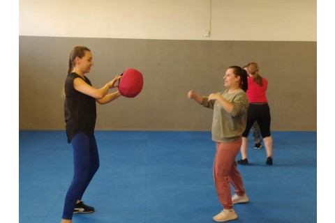 ZAJĘCIA SAMOOBRONY DLA KOBIET