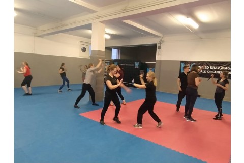 ZAJĘCIA SAMOOBRONY DLA KOBIET