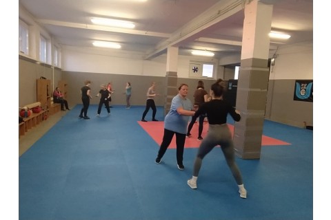 ZAJĘCIA SAMOOBRONY DLA KOBIET