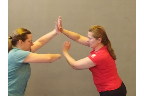 ZAJĘCIA SAMOOBRONY DLA KOBIET