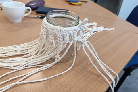 Warsztaty kreatywne dla seniorów - makrama dla początkujących