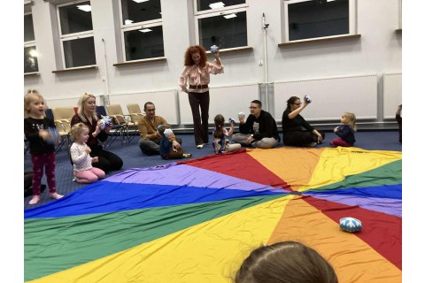 Zajęcia umuzykalniające dla rodziców z dziećmi w wieku 2-3 lata