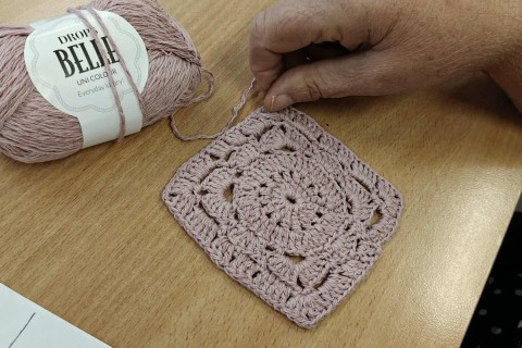 Warsztaty szydełkowania dla seniorów