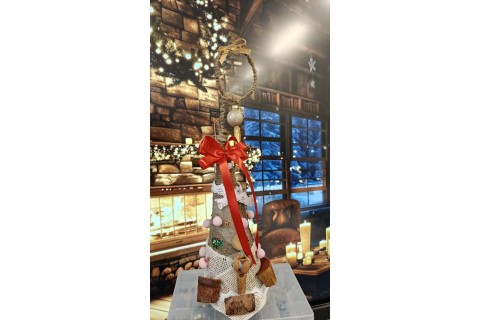 Warsztaty kreatywne dla seniorów - choinka z brystolu i koronki