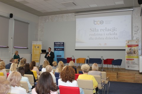 Konferencja „Siła relacji: rodzina i szkoła dla dobra dziecka”