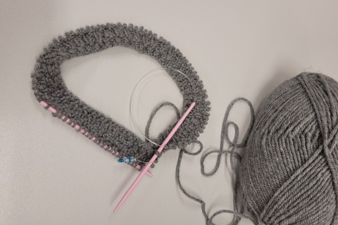 Warsztaty robienia na drutach dla początkujących