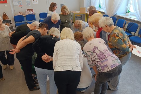 Trening pamięci i koncentracji seniorów na wesoło