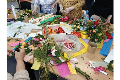 Warsztaty kreatywne dla seniorów - palma wielkanocna